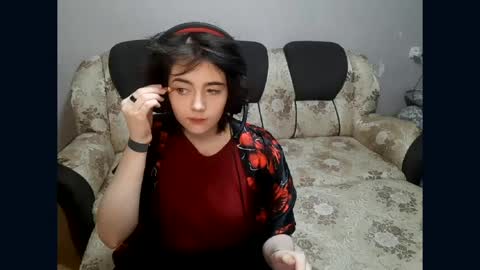 Snapshot of leigharedcross chatting on April 22, 2026, 9:16 pm Viola online show from April 22, 2026, 9:16 pm