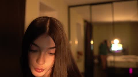 Leila online show from December 16, 2024, 2:38 pm