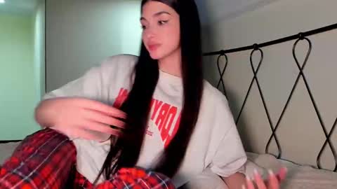 Leila online show from February 13, 2025, 9:06 pm