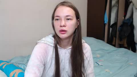 leila_bambi_ online show from February 17, 2025, 7:10 pm