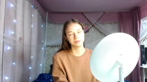 leila_bambi_ online show from November 12, 2025, 2:45 am