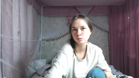 leila_bambi_ online show from November 22, 2025, 12:15 pm