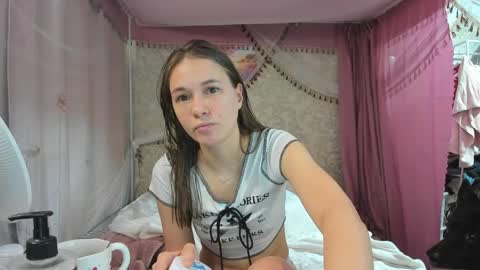 leila_bambi_ online show from April 6, 2026, 2:09 am