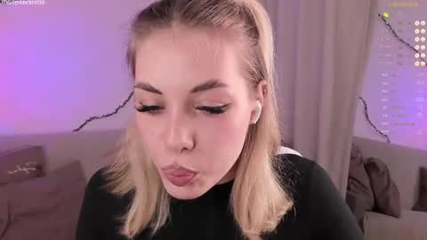 Snapshot of leilalafleur_ chatting on April 22, 2026, 4:59 am leilalafleur_ online show from April 22, 2026, 4:59 am