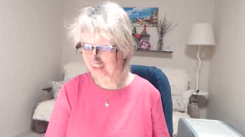 Leila Kinky online show from April 20, 2026, 4:37 am