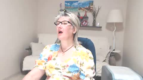 Leila Kinky online show from June 27, 2026, 4:06 am