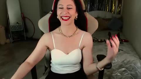 leilamurray online show from March 28, 2026, 9:31 am