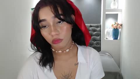 Snapshot of leilasweetxx chatting on December 17, 2024, 4:23 am Mar online show from December 17, 2024, 4:23 am