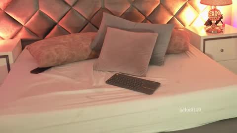 Leizathompson online show from February 3, 2026, 7:52 pm