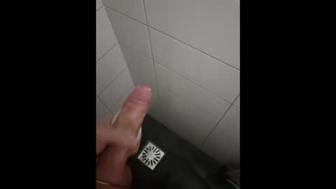 Snapshot of lekkerhard95 chatting on December 4, 2025, 8:28 pm lekkerhard95 online show from December 4, 2025, 8:28 pm