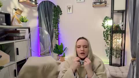 Snapshot of lela_ryan chatting on February 15, 2025, 2:58 am Lela online show from February 15, 2025, 2:58 am
