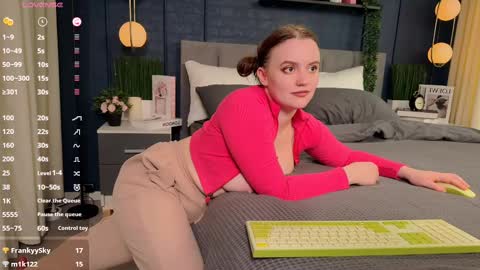 Snapshot of lela_ryan chatting on February 17, 2025, 1:36 am Lela online show from February 17, 2025, 1:36 am