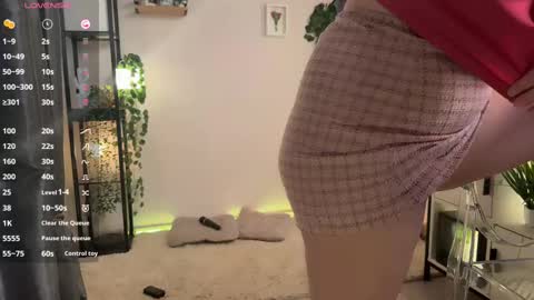 Snapshot of lela_ryan chatting on February 21, 2025, 7:10 pm Lela online show from February 21, 2025, 7:10 pm