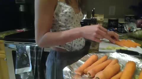 Snapshot of lelaskyee chatting on December 27, 2024, 9:43 pm Lela Skyee online show from December 27, 2024, 9:43 pm