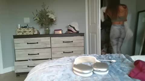 Snapshot of lelaskyee chatting on December 28, 2024, 6:50 pm Lela Skyee online show from December 28, 2024, 6:50 pm