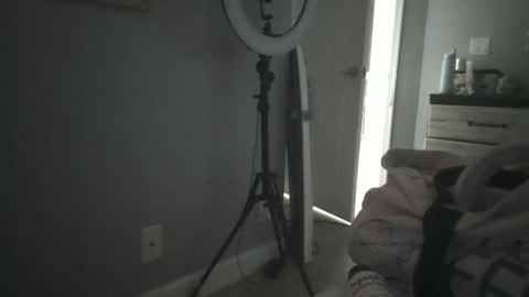 Snapshot of lelaskyee chatting on January 1, 2025, 1:04 am Lela Skyee online show from January 1, 2025, 1:04 am