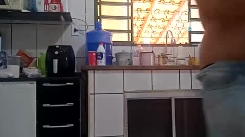 Snapshot of lelefiel chatting on October 8, 2025, 11:30 am Pequeno Urso online show from October 8, 2025, 11:30 am