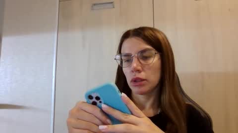 lena6122000 online show from September 22, 2025, 7:05 pm