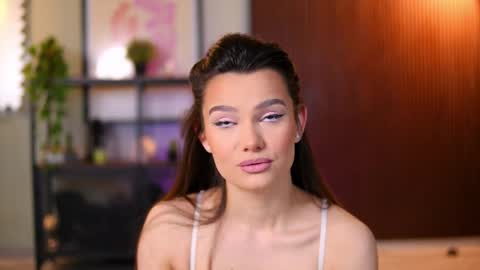 Lena Laurent online show from April 16, 2026, 9:43 am