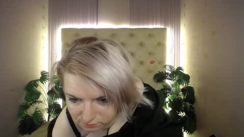 Lena online show from January 7, 2025, 4:08 am