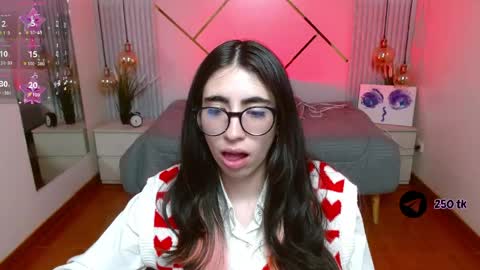 Lena online show from May 11, 2026, 7:22 pm