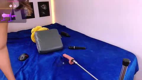 Lenaandwilliam online show from February 4, 2026, 7:42 pm