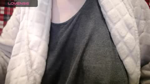 lenagolden online show from December 6, 2024, 4:49 pm