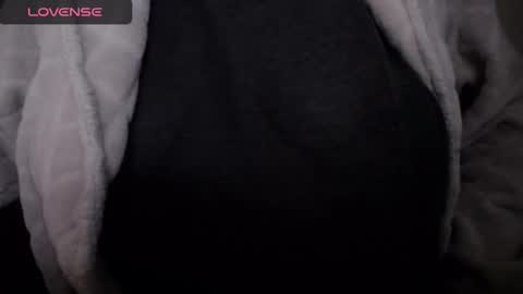 lenagolden online show from October 21, 2025, 10:05 am