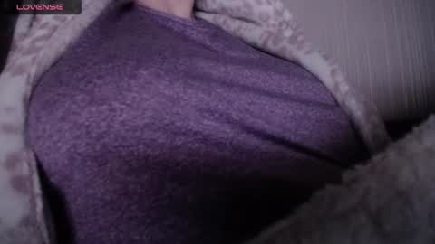 lenagolden online show from April 11, 2026, 3:44 am