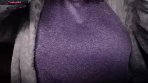 lenagolden online show from April 19, 2026, 7:05 pm