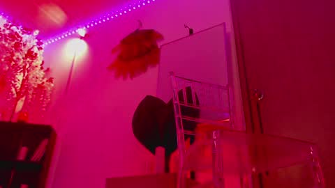 Lenna Kang online show from March 9, 2025, 1:46 am