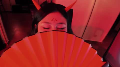 Lenna Kang online show from March 18, 2026, 7:17 pm