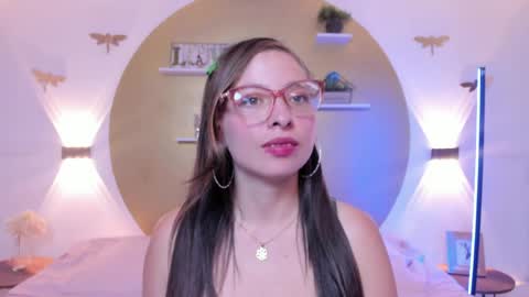 Snapshot of lenna_phillips chatting on June 5, 2026, 11:38 am Lenna online show from June 5, 2026, 11:38 am