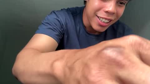 leo7_05 online show from October 1, 2025, 10:16 pm