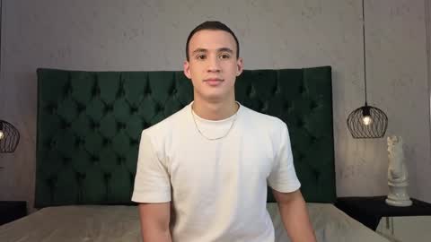 Snapshot of leo_delvey chatting on January 8, 2025, 3:40 am leo online show from January 8, 2025, 3:40 am