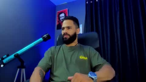 Leo  Diaz online show from January 3, 2025, 4:22 am