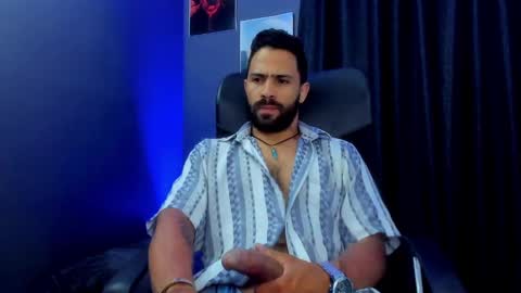 Leo  Diaz online show from March 4, 2025, 4:27 am