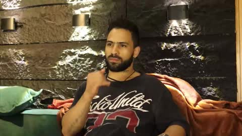 Leo  Diaz online show from October 16, 2025, 1:17 am