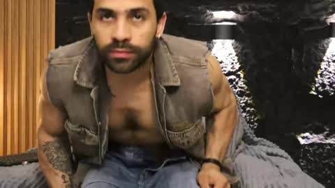 Leo  Diaz online show from March 30, 2026, 12:00 am