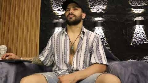 Snapshot of leo_diaz01 chatting on June 5, 2026, 12:39 am Leo Diaz online show from June 5, 2026, 12:39 am