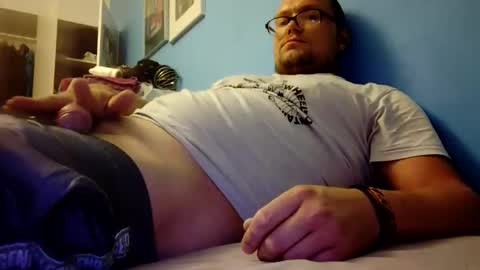 leolongbln online show from September 13, 2025, 7:46 pm