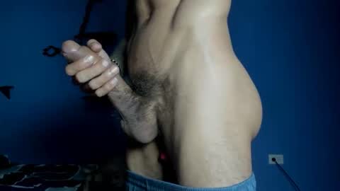 leon_big_cock online show from May 27, 2026, 1:35 am