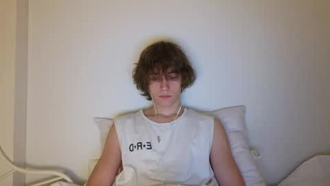 Snapshot of leon_heart666 chatting on April 17, 2026, 9:40 pm Leon online show from April 17, 2026, 9:40 pm