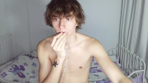 Snapshot of leon_heart666 chatting on May 7, 2026, 9:53 pm Leon online show from May 7, 2026, 9:53 pm