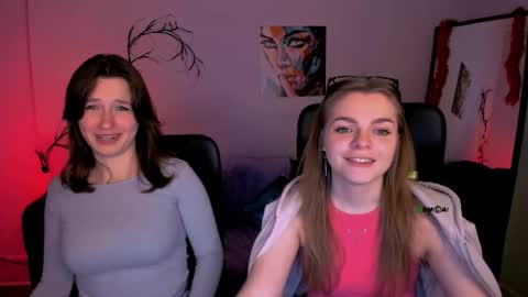 Snapshot of leona_light chatting on November 21, 2025, 8:40 pm Leona online show from November 21, 2025, 8:40 pm