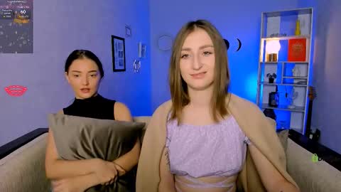 Snapshot of leona_light chatting on November 25, 2025, 8:14 am Leona online show from November 25, 2025, 8:14 am