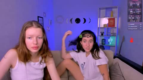 Snapshot of leona_light chatting on November 27, 2025, 2:24 am Leona online show from November 27, 2025, 2:24 am