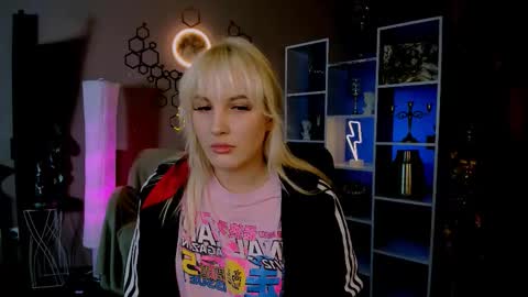 Snapshot of leona_light chatting on November 29, 2025, 8:34 pm Leona online show from November 29, 2025, 8:34 pm