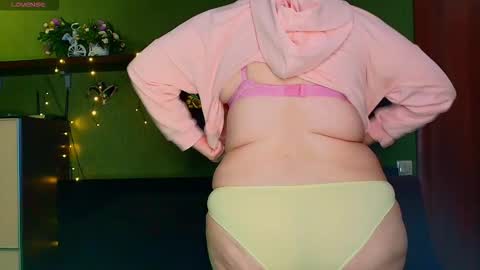 Leona tracie online show from February 2, 2026, 6:17 pm