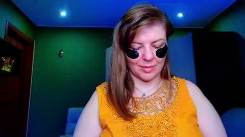 Snapshot of leona_tracie chatting on May 14, 2026, 9:10 pm Leona tracie online show from May 14, 2026, 9:10 pm